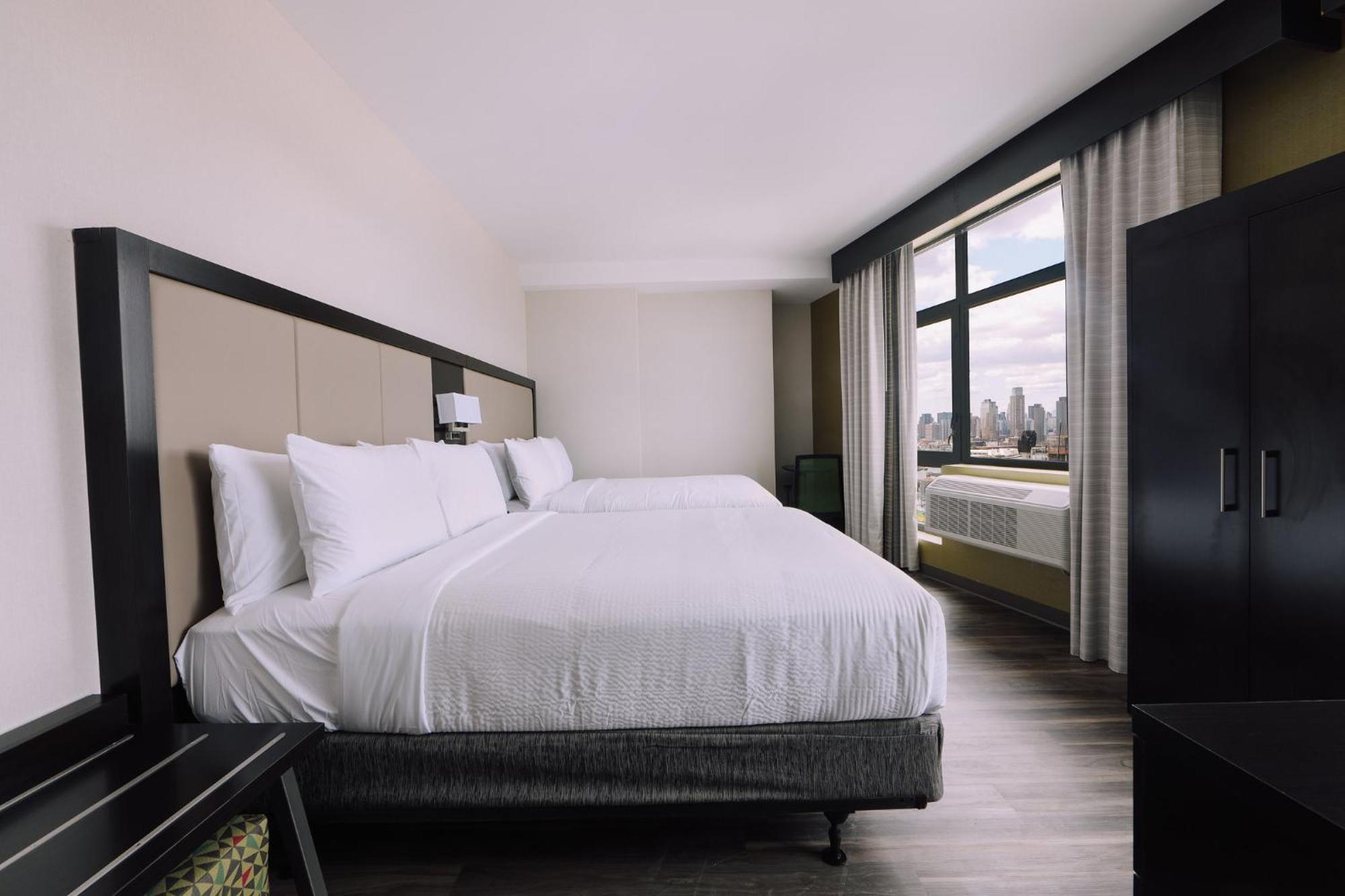 Holiday Inn Express Long Island City E - New York By Ihg Exterior photo