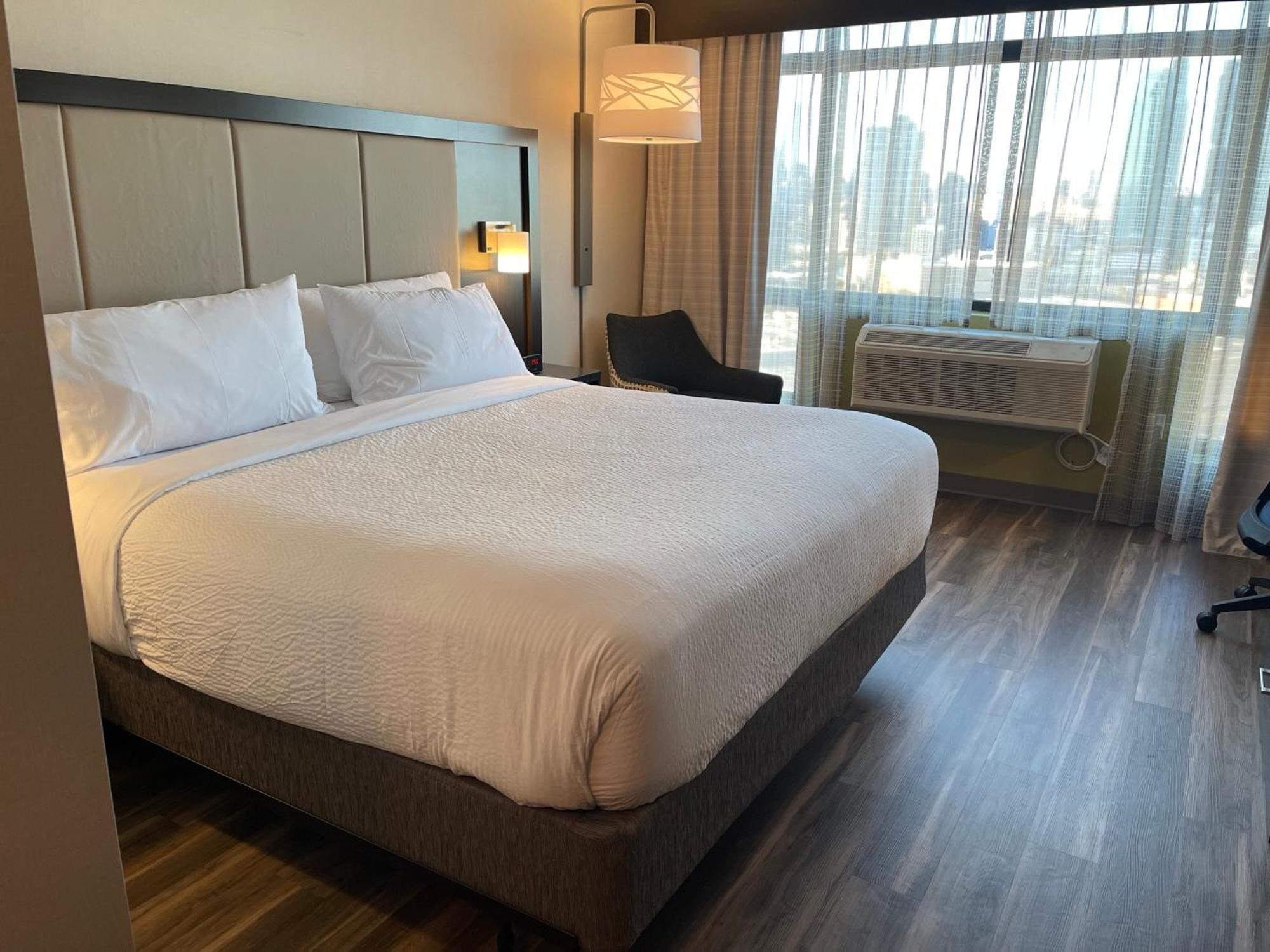 Holiday Inn Express Long Island City E - New York By Ihg Exterior photo