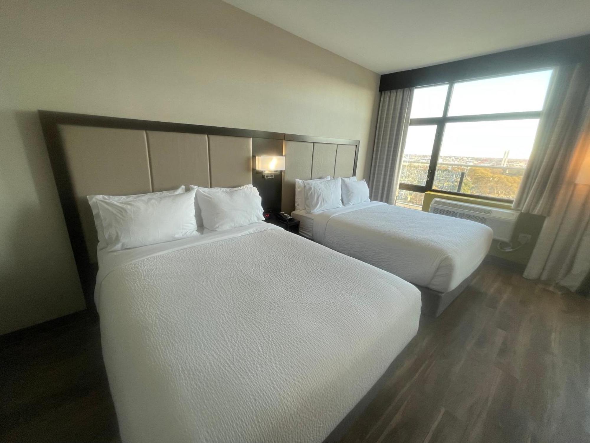 Holiday Inn Express Long Island City E - New York By Ihg Exterior photo
