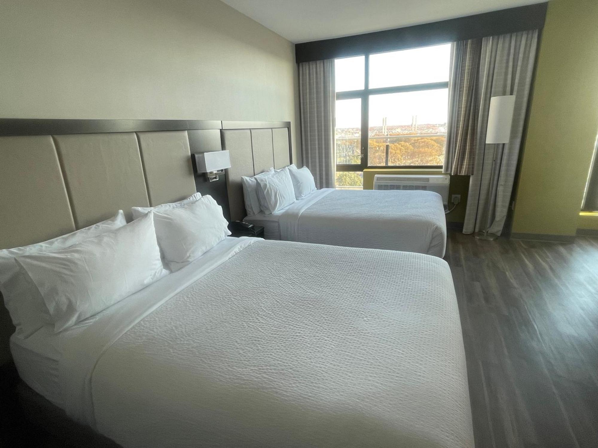 Holiday Inn Express Long Island City E - New York By Ihg Exterior photo